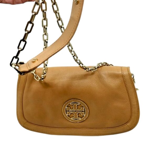 TORY BURCH~Amanda~FLAP GOLD CHAIN CROSSBODY CLUTCH BAG TAN PEBBLED LEATHER - Picture 5 of 7